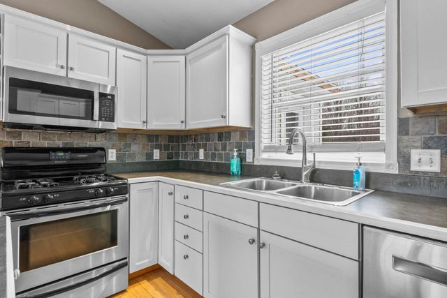 834 Shamrock Lane, East Bay Twp, MI 49696