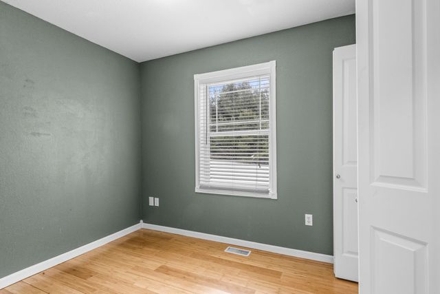 834 Shamrock Lane, East Bay Twp, MI 49696