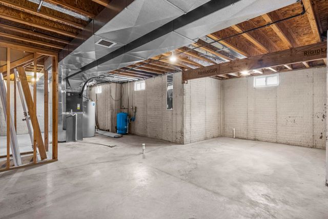 834 Shamrock Lane, East Bay Twp, MI 49696