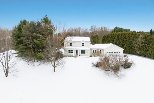 834 Shamrock Lane, East Bay Twp, MI 49696