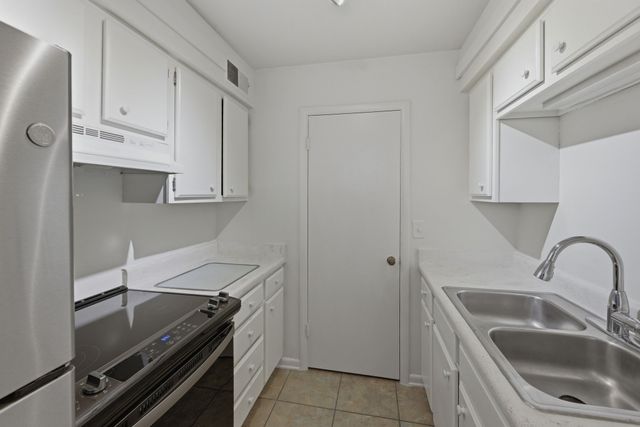 420 Walton Ln Apt K60, Madison, TN 37115