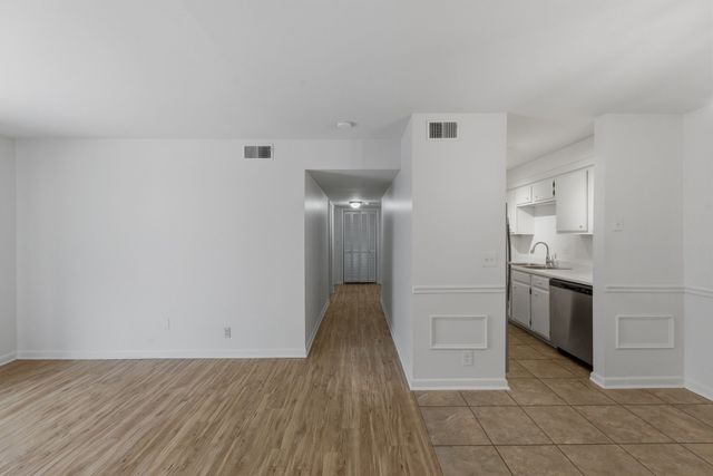 420 Walton Ln Apt K60, Madison, TN 37115