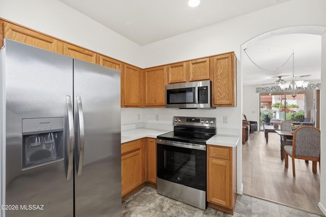 536 W Deerview Court, Green Valley, AZ 85614