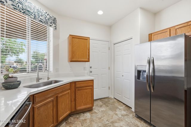 536 W Deerview Court, Green Valley, AZ 85614