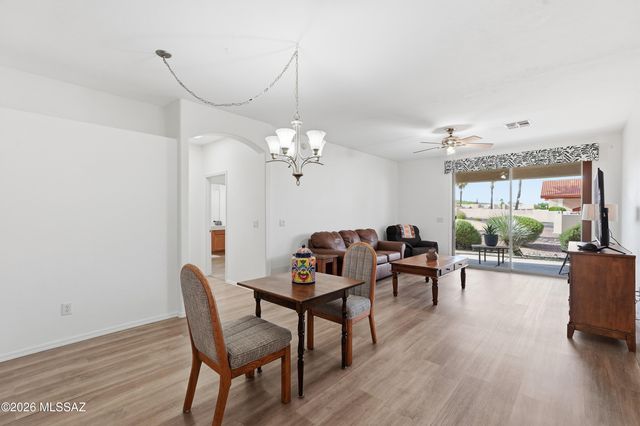 536 W Deerview Court, Green Valley, AZ 85614