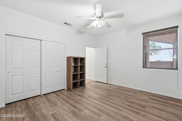 536 W Deerview Court, Green Valley, AZ 85614