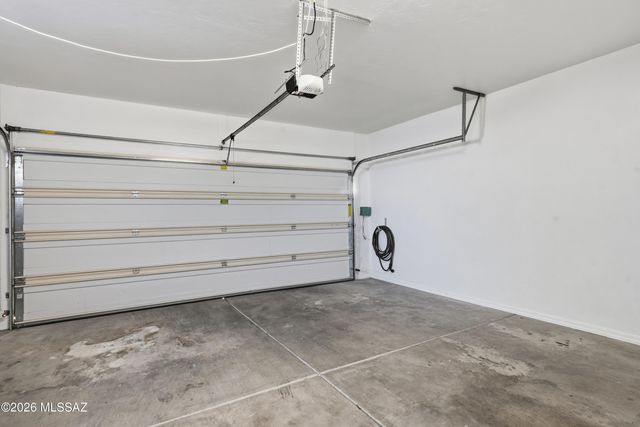 536 W Deerview Court, Green Valley, AZ 85614