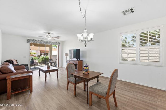 536 W Deerview Court, Green Valley, AZ 85614