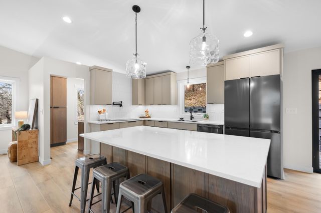 1810 Mayowood Road SW, Rochester, MN 55902