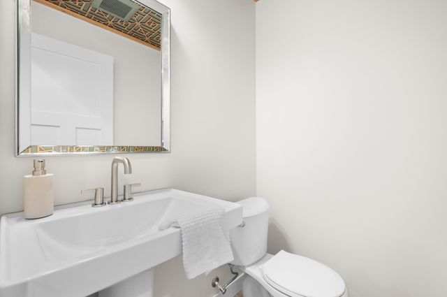 1810 Mayowood Road SW, Rochester, MN 55902