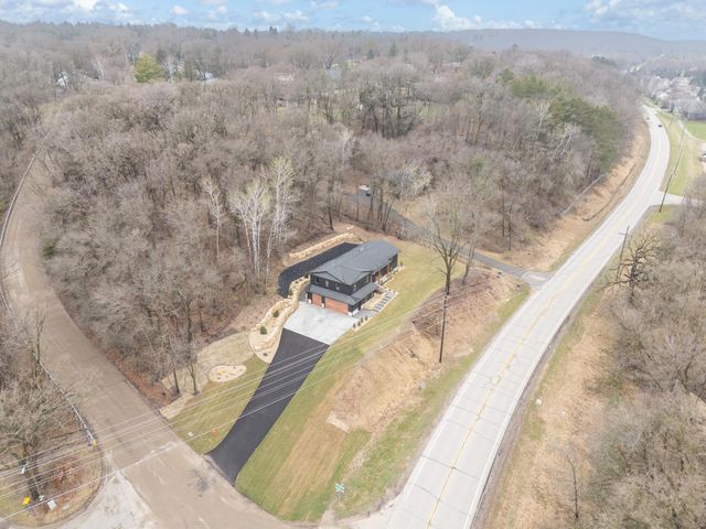 1810 Mayowood Road SW, Rochester, MN 55902