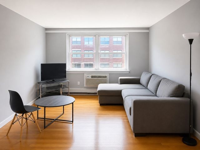 11 Commonwealth Ct 11, Boston, MA 02135
