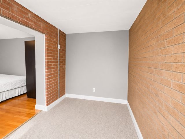 11 Commonwealth Ct 11, Boston, MA 02135