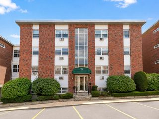 11 Commonwealth Ct 11, Boston, MA 02135