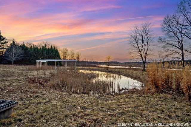 6309 Riverside Road, Saugatuck Twp, MI 49408