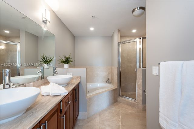 1650 Galiano St 408, Coral Gables, FL 33134