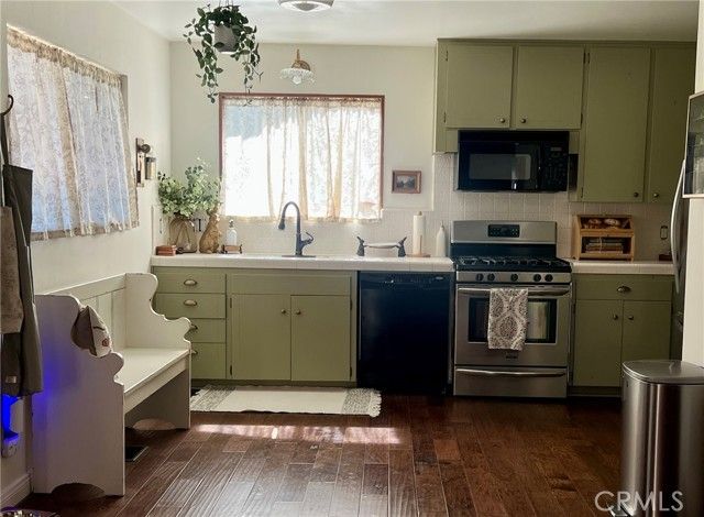 855 Bergschrund Drive, Crestline, CA 92325