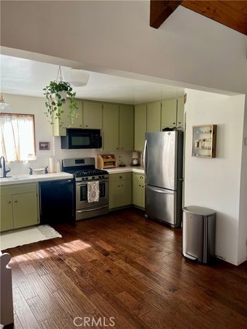 855 Bergschrund Drive, Crestline, CA 92325