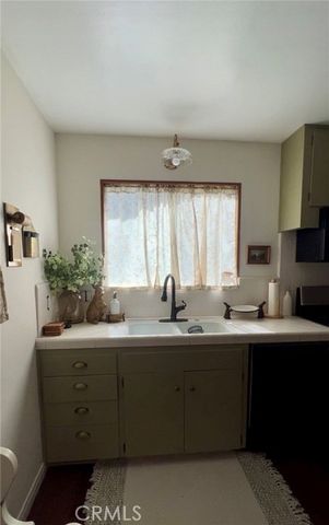 855 Bergschrund Drive, Crestline, CA 92325