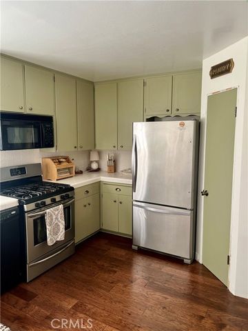 855 Bergschrund Drive, Crestline, CA 92325