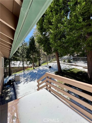 855 Bergschrund Drive, Crestline, CA 92325
