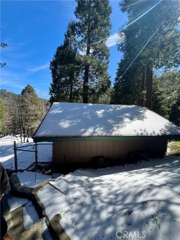 855 Bergschrund Drive, Crestline, CA 92325
