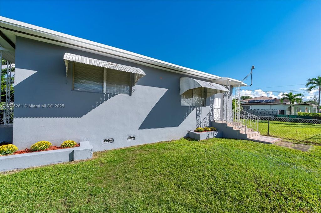 6595 SW 31st St, Miami, FL 33155