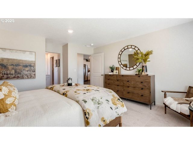 2905 V St, Springfield, OR 97477