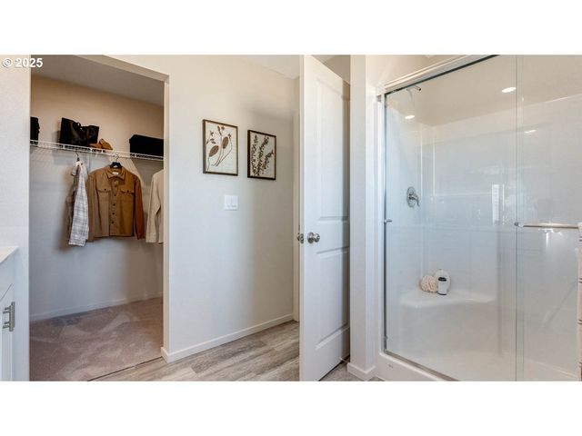 2905 V St, Springfield, OR 97477