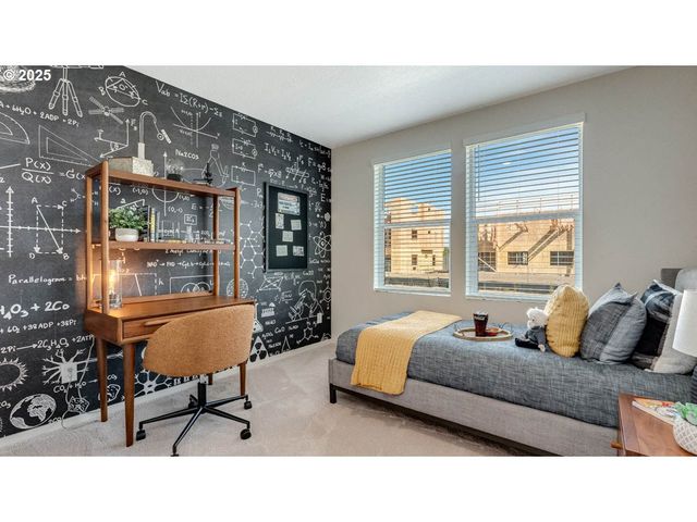 2905 V St, Springfield, OR 97477