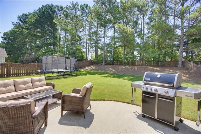 120 Fairway View Crossing, Acworth, GA 30101