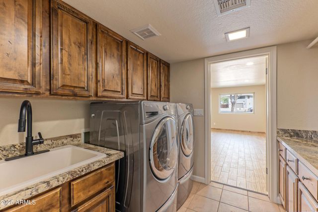 5911 E PEAK VIEW Road, Cave Creek, AZ 85331