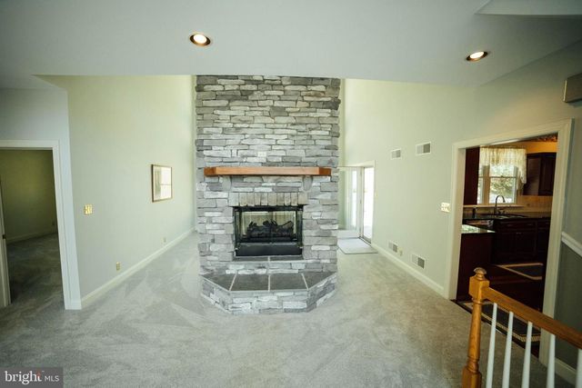 7 SLITTING MILL RD, Glen Mills, PA 19342