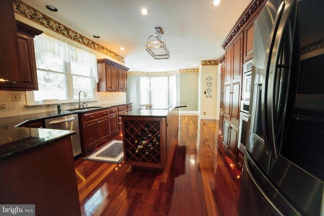 7 SLITTING MILL RD, Glen Mills, PA 19342