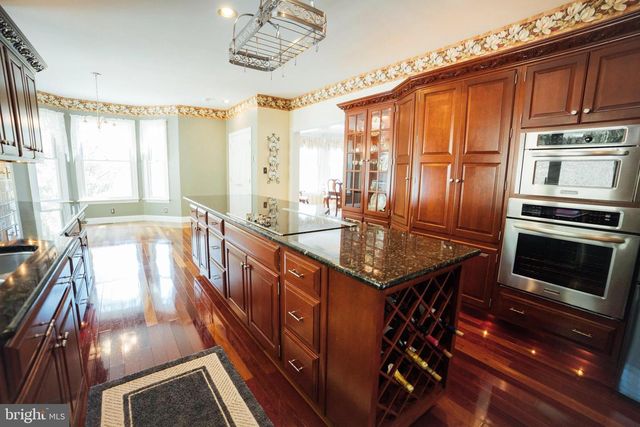 7 SLITTING MILL RD, Glen Mills, PA 19342