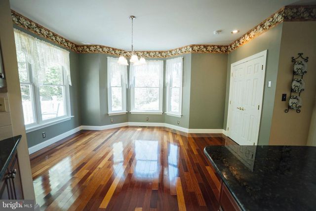 7 SLITTING MILL RD, Glen Mills, PA 19342