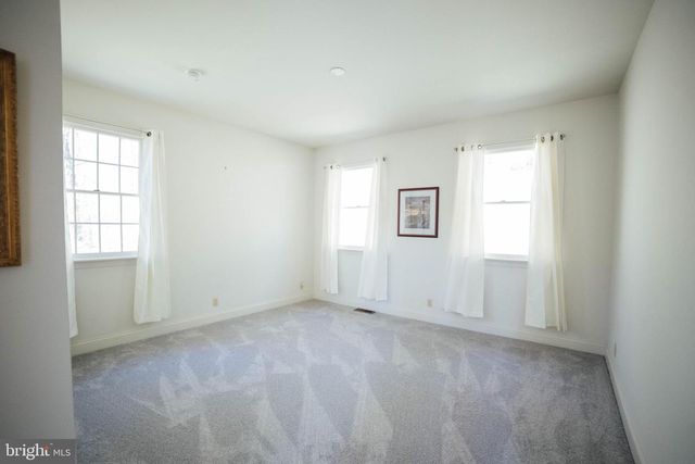 7 SLITTING MILL RD, Glen Mills, PA 19342