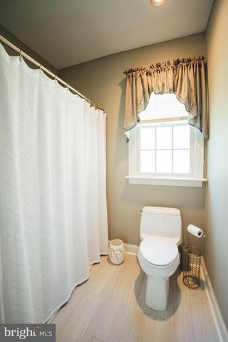 7 SLITTING MILL RD, Glen Mills, PA 19342