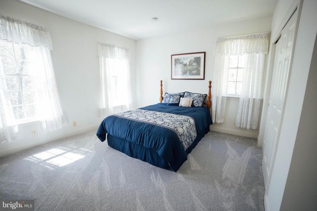 7 SLITTING MILL RD, Glen Mills, PA 19342