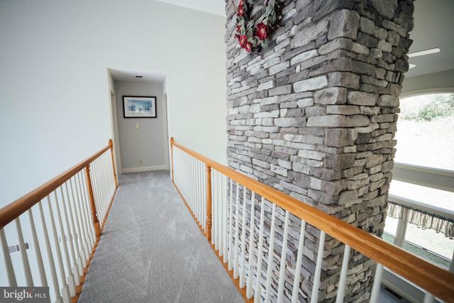 7 SLITTING MILL RD, Glen Mills, PA 19342