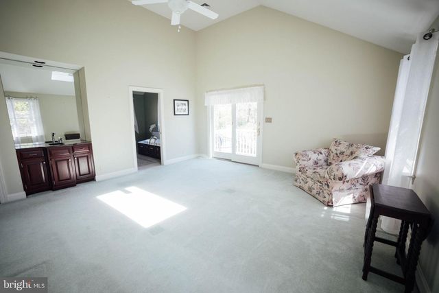 7 SLITTING MILL RD, Glen Mills, PA 19342