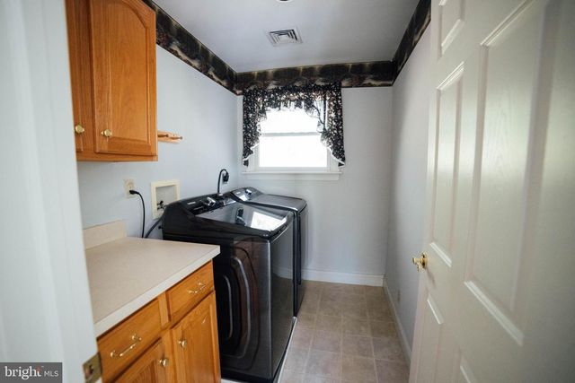 7 SLITTING MILL RD, Glen Mills, PA 19342