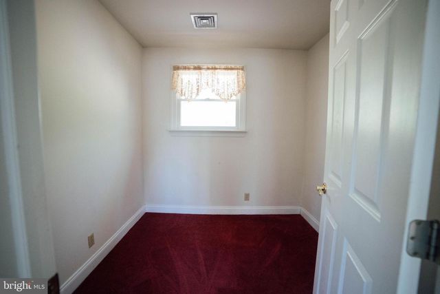 7 SLITTING MILL RD, Glen Mills, PA 19342