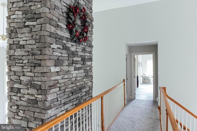 7 SLITTING MILL RD, Glen Mills, PA 19342