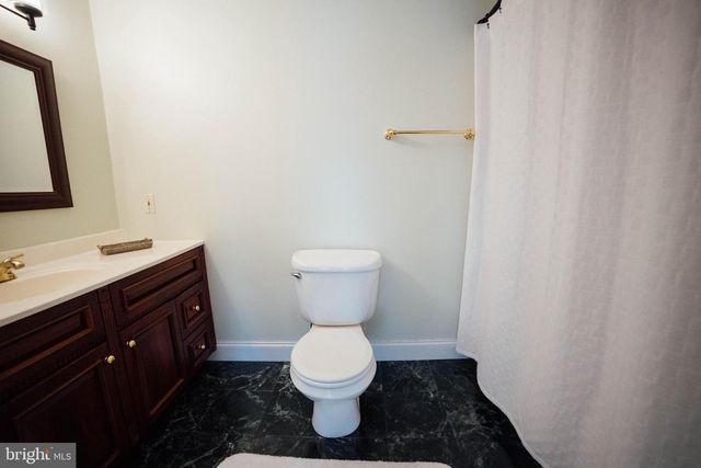 7 SLITTING MILL RD, Glen Mills, PA 19342