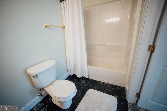 7 SLITTING MILL RD, Glen Mills, PA 19342