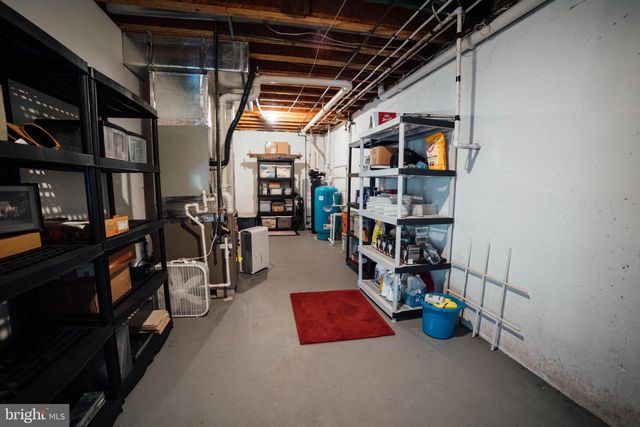 7 SLITTING MILL RD, Glen Mills, PA 19342