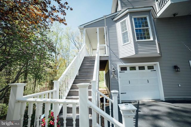 7 SLITTING MILL RD, Glen Mills, PA 19342