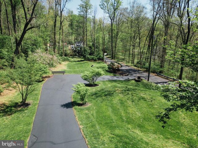 7 SLITTING MILL RD, Glen Mills, PA 19342