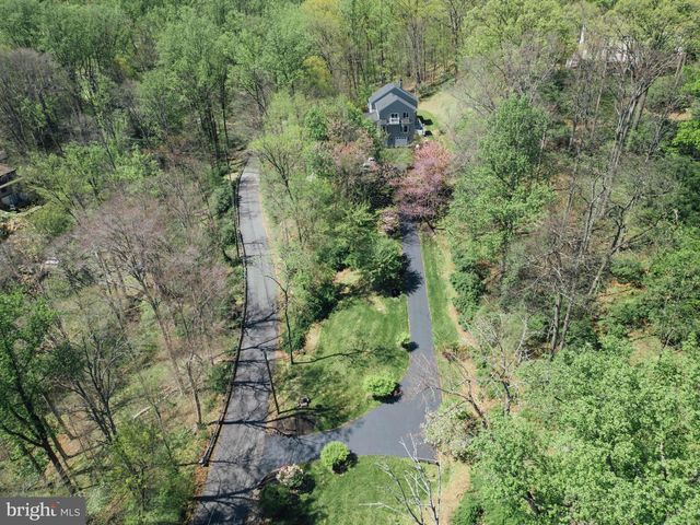 7 SLITTING MILL RD, Glen Mills, PA 19342